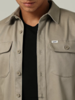 Lee hombres camisa con botones y dos bolsillos Heritage Chetopa kc caqui ropa Z6H6F952 - Image 3