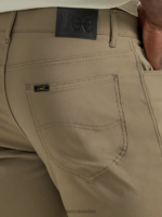 Lee hombres pantalón recto de rendimiento de movimiento extremo bronceado de coventry ropa Z6H6F807 - Image 4
