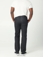 Lee hombres Vaqueros de pernera recta y ajuste regular Extreme Motion negro ropa Z6H6F563 - Image 2