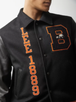 Lee x The Brooklyn Circus hombres Chaqueta de universidad negro ropa Z6H6F1144 - Image 11